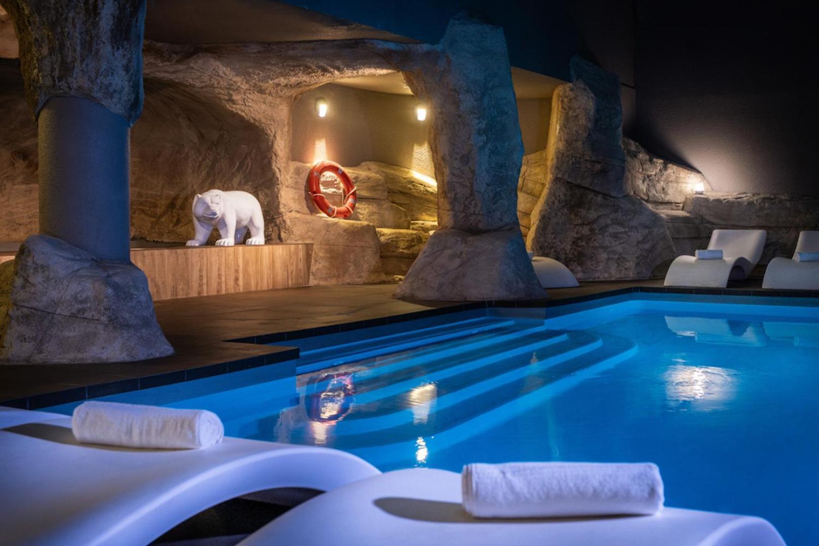 Royal Ours Blanc Boutique & Alpe d'Huez