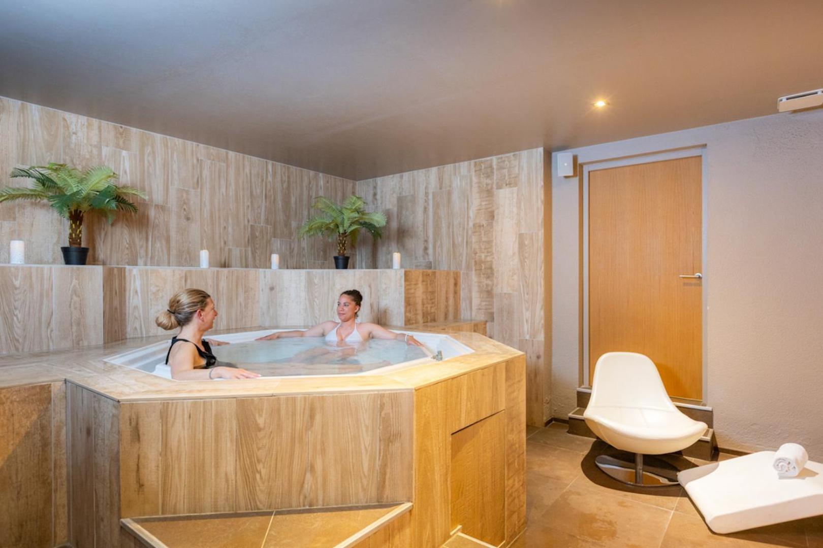 Royal Ours Blanc Boutique & Hotel