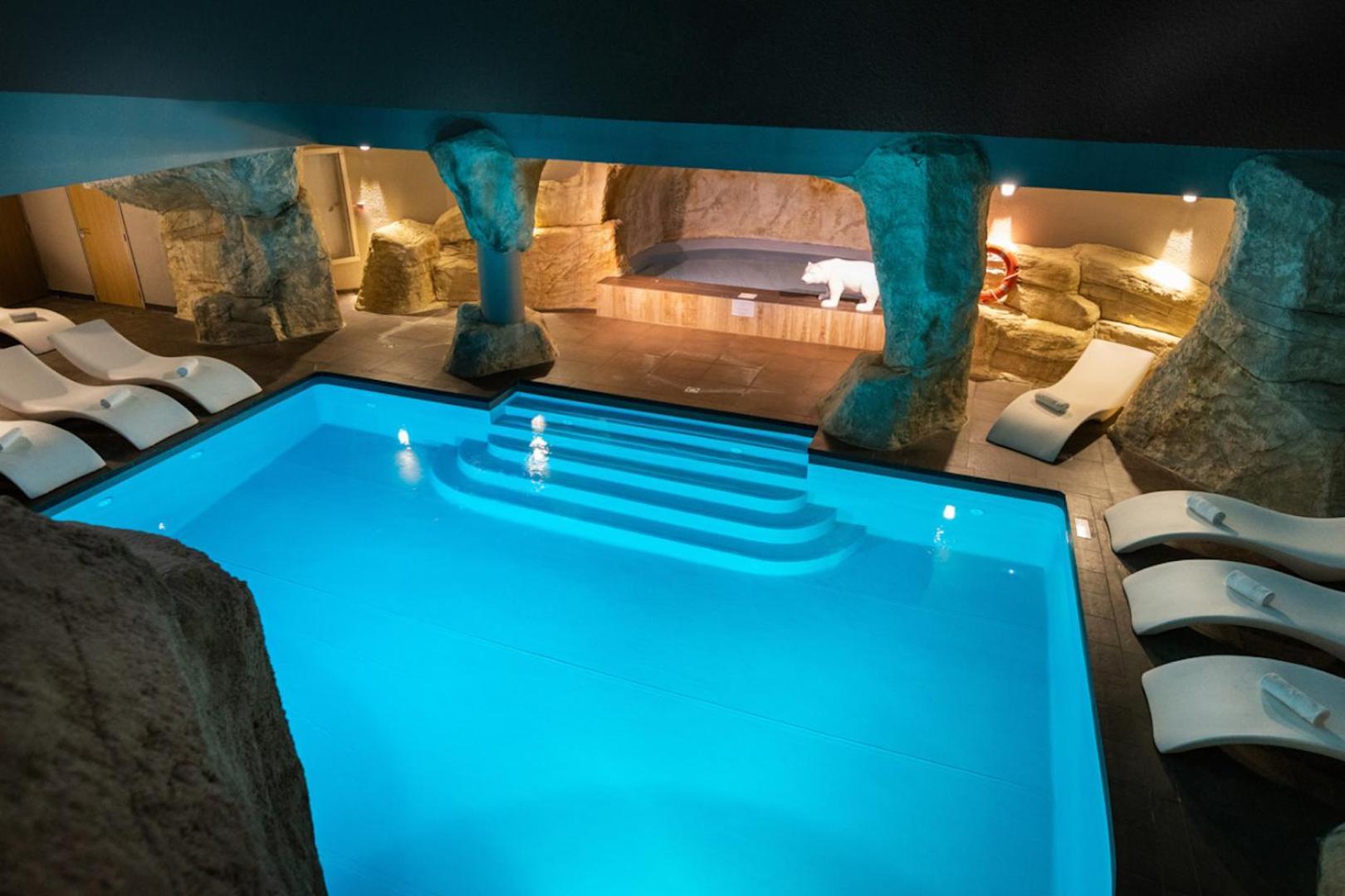 Royal Ours Blanc Boutique & Hotel 4*